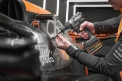 DeWALT Gereedschap - 18 V ACCU-klopboor- En Slagmoersleutelset, 2x 5,0 Ah Ah XR Accu&apos;s, Lader, McLaren DCK200MP2T -Sanitino Winkel 09cdd7293de8ea5dfba2bdd8