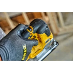 DeWALT Gereedschap - Accu Decoupeerzaag 18V DCS334N -Sanitino Winkel 1b0355abe852d018d6123e25