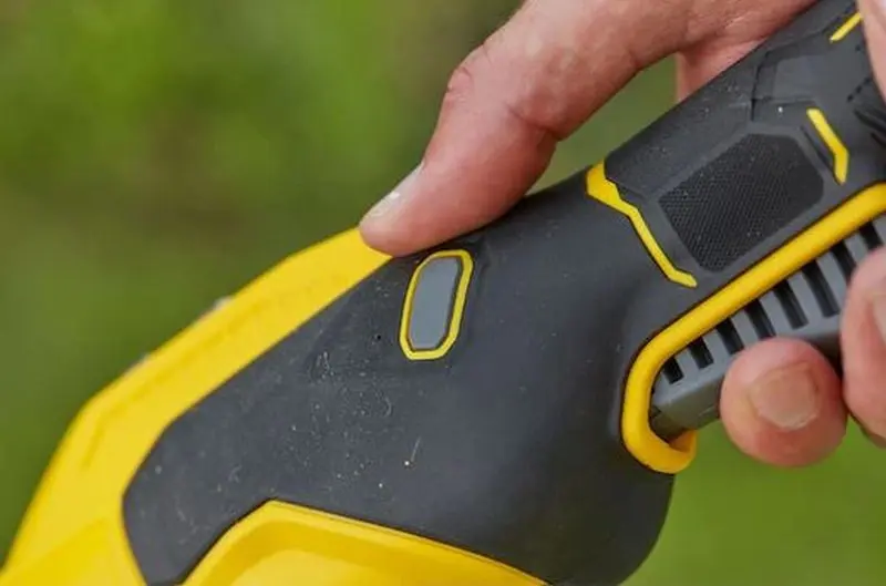 Stanley Tuinapparatuur - 18 V ACCU Grastrimmer, Maaibreedte 33 Cm, 1x Accu 4,0 Ah Li-Ion, Lader SFMCSTB933M-QW 6 Stanley Tuinapparatuur - 18 V ACCU Grastrimmer, Maaibreedte 33 Cm, 1x Accu 4,0 Ah Li-Ion, Lader SFMCSTB933M-QW - Afbeelding 6