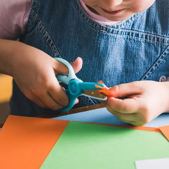 FISKARS - Kinderschaar, Voor Rechts-/linkshandigen, Lengte 17 Cm, Blauw 1064068 7 FISKARS - Kinderschaar, Voor Rechts-/linkshandigen, Lengte 17 Cm, Blauw 1064068 - Afbeelding 7