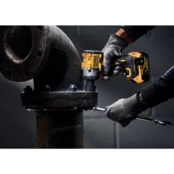 DeWALT Gereedschap - 18V ACCU Slagmoersleutel 406 Nm, 2x 5,0 Ah XR Accu DCF922P2T 7 DeWALT Gereedschap - 18V ACCU Slagmoersleutel 406 Nm, 2x 5,0 Ah XR Accu DCF922P2T -Sanitino Winkel 2176f3d253720e659c1e1410
