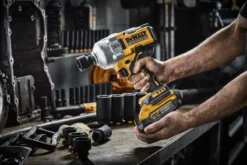 DeWALT Gereedschap - 18V ACCU Slagmoersleutel, 2x Accu 5,0 Ah POWERSTACK, Oplader, McLaren DCF961H2T -Sanitino Winkel 322b60404e4322ffacbf9904