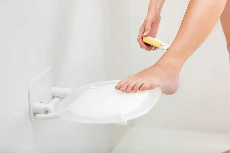 Ravak Ovo Chrome - Douchezitje 410x375 Mm, Roestvrij Staal/wit B8F0000029 6 Ravak Ovo Chrome - Douchezitje 410x375 Mm, Roestvrij Staal/wit B8F0000029 - Afbeelding 6