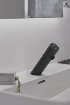 Ideal Standard SensorFlow - Electronische Wandkraan, Zonder Menging, Netvoeding, Zijdeachtig Zwart A7557XG 5 Ideal Standard SensorFlow - Electronische Wandkraan, Zonder Menging, Netvoeding, Zijdeachtig Zwart A7557XG -Sanitino Winkel 5edb54b701c812161fc2db3b