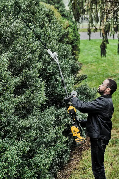 DeWALT Tuinapparatuur - Opzetstuk Voor Motorunit, Heggenschaar 55 Cm DCMASPH6N 4 DeWALT Tuinapparatuur - Opzetstuk Voor Motorunit, Heggenschaar 55 Cm DCMASPH6N - Afbeelding 4