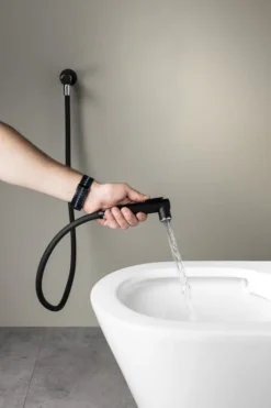 Sapho Overige Kranen - Stopkraan Met Bidetdouche, Rond, Mat Zwart SG107NE -Sanitino Winkel 6e705cbd1d9b7e0d47607c83