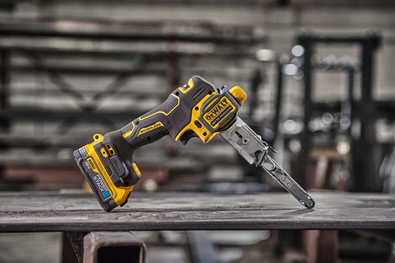 DeWALT Gereedschap - 18V ACCU Lintzaag, Zonder Accu En Oplader DCM200N 7 DeWALT Gereedschap - 18V ACCU Lintzaag, Zonder Accu En Oplader DCM200N - Afbeelding 7