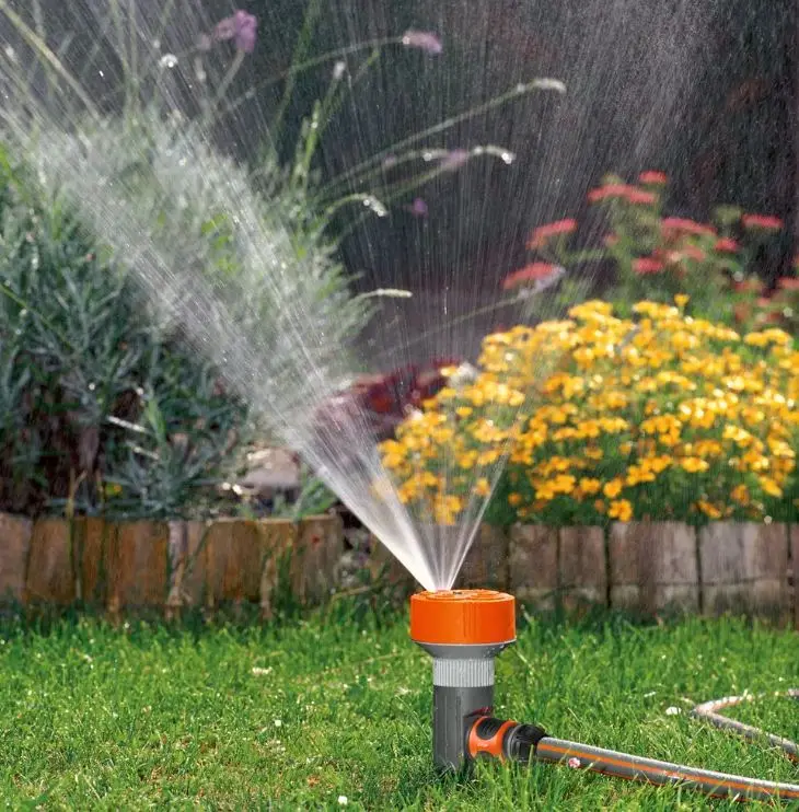 Gardena - Classic Twist Sprinkler, Voor 4 Oppervlakken 2068-20 2 Gardena - Classic Twist Sprinkler, Voor 4 Oppervlakken 2068-20 - Afbeelding 2