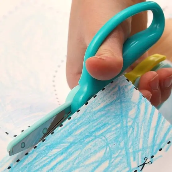 FISKARS - Kinderschaar, Voor Rechts-/linkshandigen, Lengte 17 Cm, Blauw 1064068 8 FISKARS - Kinderschaar, Voor Rechts-/linkshandigen, Lengte 17 Cm, Blauw 1064068 - Afbeelding 8