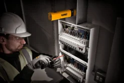 DeWALT Toebehoren - 3,6V Oplaadbare Zaklamp, 1200 Lm DCL183 -Sanitino Winkel 882eba16b334d53b9446f831