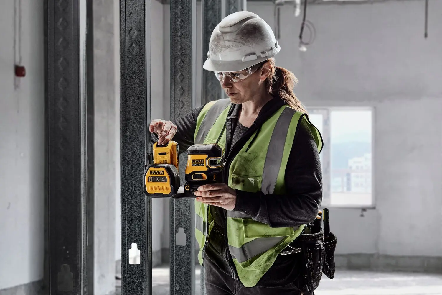 DeWALT Gereedschap - 12/18V ACCU Groene Kruislaser, Zonder Accu En Opladers DCE825NG18 8 DeWALT Gereedschap - 12/18V ACCU Groene Kruislaser, Zonder Accu En Opladers DCE825NG18 - Afbeelding 8