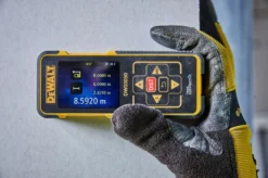DeWALT Toebehoren - Laserafstandsmeter, 50 M Bereik, Bluetooth DW03050 -Sanitino Winkel 8e6c9e70e74cdb5ab90e7446