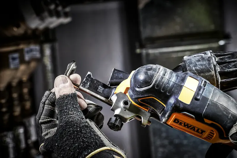 DeWALT Gereedschap - 18V ACCU Brushless Oscillerende Multitool Met Accessoires, 2x 5,0 Ah XR Accu, Oplader DCS356P2 5 DeWALT Gereedschap - 18V ACCU Brushless Oscillerende Multitool Met Accessoires, 2x 5,0 Ah XR Accu, Oplader DCS356P2 - Afbeelding 5