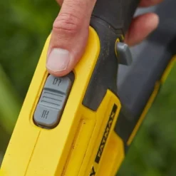 Stanley Tuinapparatuur - 18 V ACCU Grastrimmer, Bereik 33 Cm, Zonder Accu En Laders SFMCST933B-XJ -Sanitino Winkel 97df1e90121bd739bfafbf65