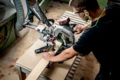 Metabo Gereedschap - 18V ACCU Kap- En Verstekzaag Met Slag KGS 18 LTX BL 254, 1x Accu 4,0 Ah, Oplader 614254920 -Sanitino Winkel a9f8e6a54a4a68f576df0634