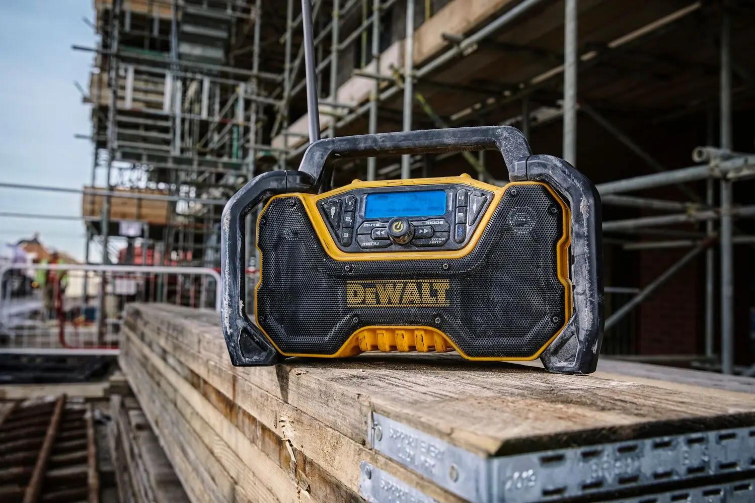 DeWALT Toebehoren - Werkplaatsradio, Elektrisch En Op Batterijen DCR029 6 DeWALT Toebehoren - Werkplaatsradio, Elektrisch En Op Batterijen DCR029 - Afbeelding 6