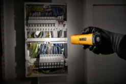 DeWALT Toebehoren - 3,6V Oplaadbare Zaklamp, 1200 Lm DCL183 -Sanitino Winkel c879f0a4a13a61ba5392ce96