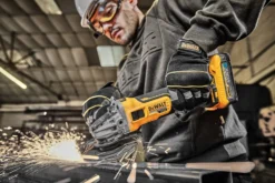 DeWALT Gereedschap - 18V ACCU Haakse Slijper 125 Mm, 2x Accu 5,0 Ah POWERSTACK, Oplader DCG405H2T -Sanitino Winkel ceaee654e2a8c6ff0a7ac3ac