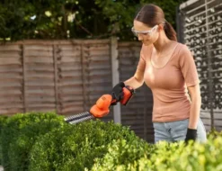 Black & Decker BLACK+DECKER - 3,6V ACCU-gras - En Struikschaar, Zonder Accu En Laders BCSS18B-XJ 6 Black & Decker BLACK+DECKER - 3,6V ACCU-gras - En Struikschaar, Zonder Accu En Laders BCSS18B-XJ -Sanitino Winkel dae0023892c9d002f63a3570