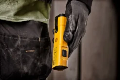 DeWALT Toebehoren - 3,6V Oplaadbare Zaklamp, 1200 Lm DCL183 -Sanitino Winkel e3fa20cc5052b90da560563d