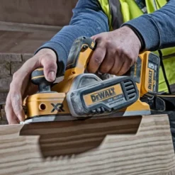 DeWALT Gereedschap - 18V ACCU Schaaf 82 Mm, Zonder Accu En Oplader DCP580NT 7 DeWALT Gereedschap - 18V ACCU Schaaf 82 Mm, Zonder Accu En Oplader DCP580NT -Sanitino Winkel e8ad85524ffec000bf0ca18c