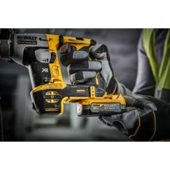 DeWALT Gereedschap - 18V ACCU Boorhamer, 2 X 1,7 Ah POWERSTACK Accu DCH172E2T -Sanitino Winkel f54daa694fecac365deeb2ef